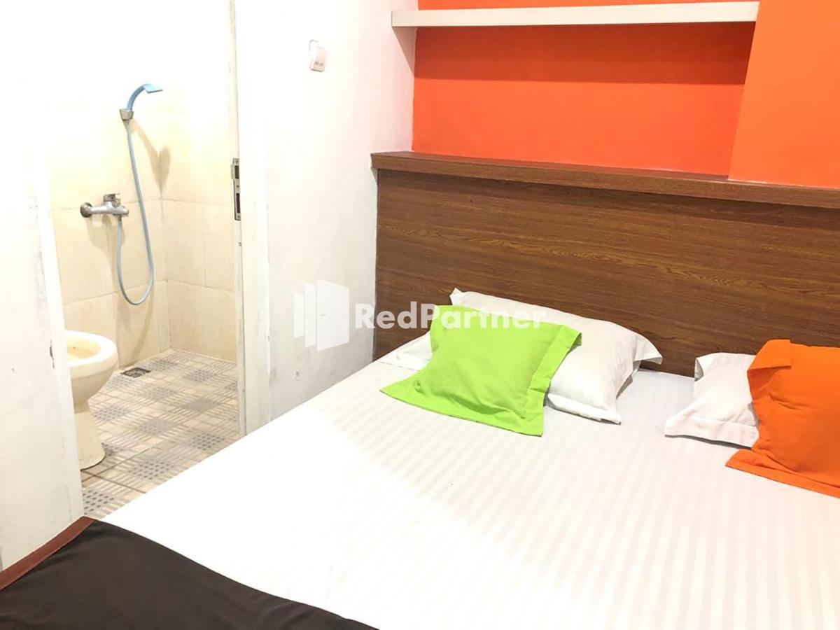 Seungit Syariah Inn Tebet Mitra Reddoorz Yakarta Exterior foto